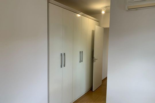 Quarto de apartamento à venda com 2 quartos, 62m² em Indianópolis, São Paulo