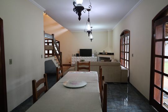 Casa à venda com 3 quartos, 720m² em Interlagos, São Paulo