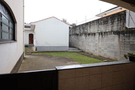 Casa à venda com 3 quartos, 720m² em Interlagos, São Paulo
