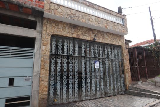 Fachada de casa à venda com 3 quartos, 135m² em Vila Olinda, São Paulo