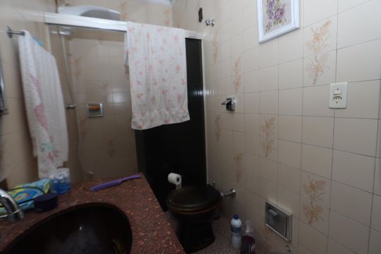 Banheiro de casa à venda com 3 quartos, 135m² em Vila Olinda, São Paulo