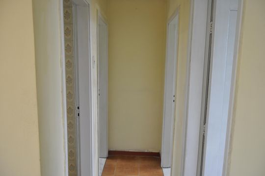 Corredor de apartamento para alugar com 3 quartos, 80m² em Pilares, Rio de Janeiro