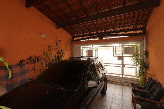 Garagem de casa à venda com 3 quartos, 121m² em Cidade São Jorge, Santo André