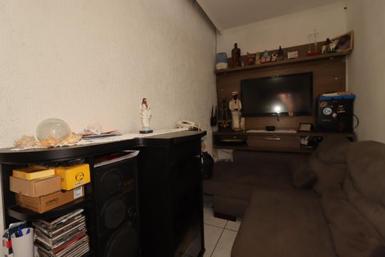 Sala de TV de casa à venda com 3 quartos, 121m² em Cidade São Jorge, Santo André
