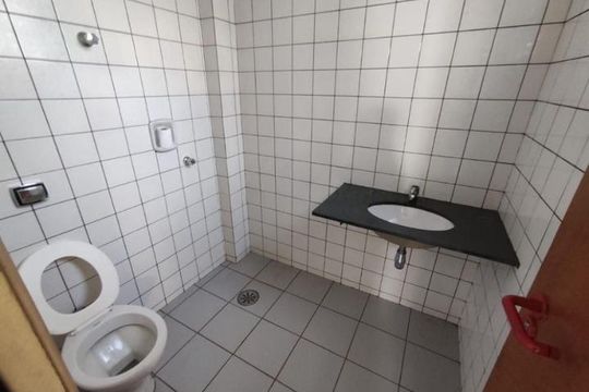 Casa para alugar com 4 quartos, 300m² em Jardim Karaíba, Uberlândia