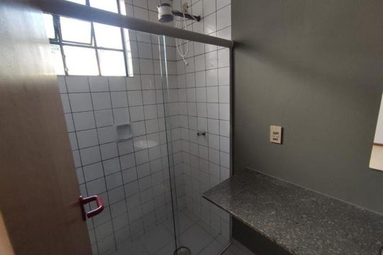 Casa para alugar com 4 quartos, 300m² em Jardim Karaíba, Uberlândia