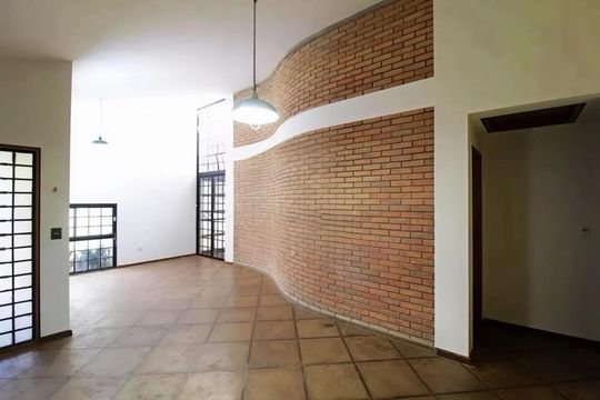 Casa para alugar com 4 quartos, 300m² em Jardim Karaíba, Uberlândia