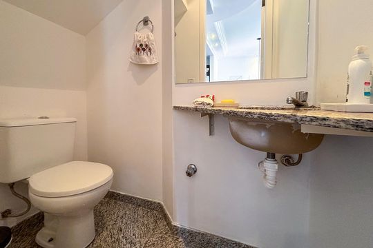 Lavabo de apartamento para alugar com 2 quartos, 70m² em Pinheiros, São Paulo
