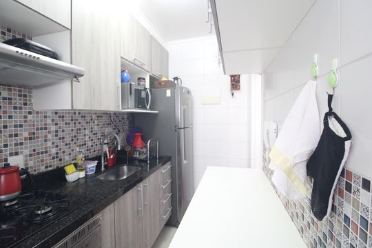 Cozinha de apartamento à venda com 2 quartos, 48m² em Jardim das Flores, São Paulo