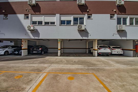 Garagem de kitnet/studio à venda com 1 quarto, 30m² em Bom Fim, Porto Alegre