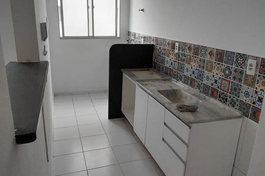 Cozinha de apartamento à venda com 2 quartos, 47m² em Jardim Santa Teresinha, São Paulo