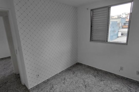 Quarto de apartamento à venda com 2 quartos, 47m² em Jardim Santa Teresinha, São Paulo