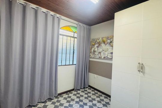 Quarto de casa à venda com 3 quartos, 2000m² em Estâncias Imperiais, Contagem