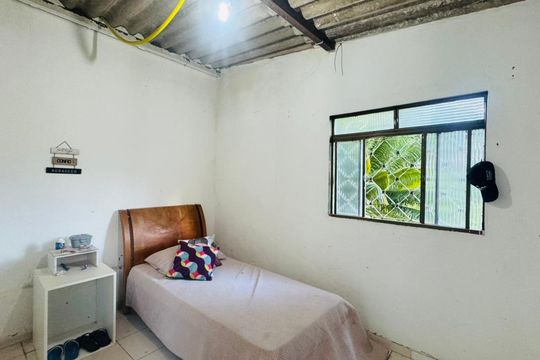 Quarto de casa à venda com 3 quartos, 2000m² em Estâncias Imperiais, Contagem
