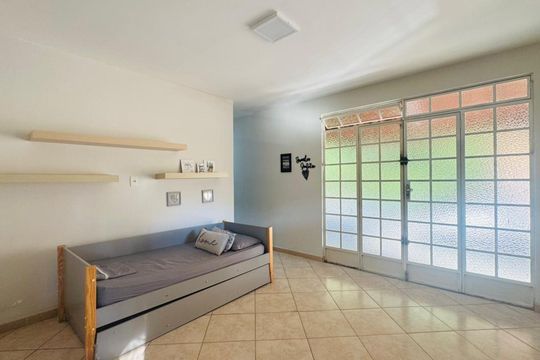 Sala de casa à venda com 3 quartos, 2000m² em Estâncias Imperiais, Contagem