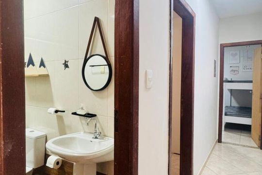 Banheiro de casa à venda com 3 quartos, 2000m² em Estâncias Imperiais, Contagem