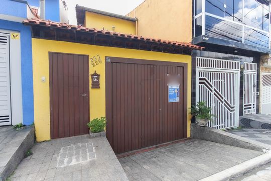 Fachada de casa à venda com 3 quartos, 225m² em Parque Cruzeiro do Sul, São Paulo