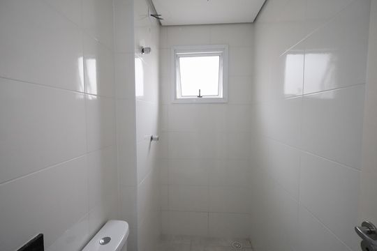 Banheiro de apartamento à venda com 2 quartos, 43m² em Vila Maria Alta, São Paulo