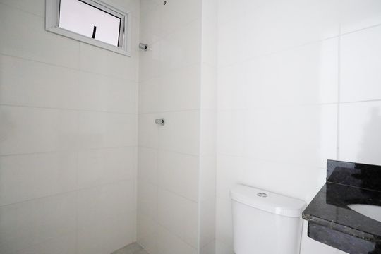 Banheiro de apartamento à venda com 1 quarto, 30m² em Vila Maria Alta, São Paulo