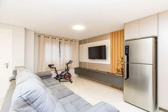 Sala de casa de condomínio à venda com 3 quartos, 109m² em Uberaba, Curitiba