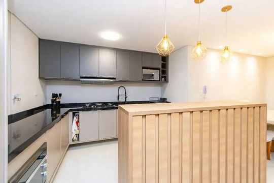 Cozinha de casa de condomínio à venda com 3 quartos, 109m² em Uberaba, Curitiba