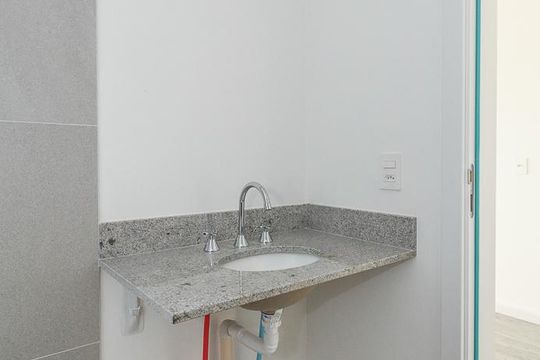 Banheiro de apartamento à venda com 0 quarto, 35m² em Passo D’areia, Porto Alegre
