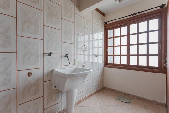 Área de Serviço de casa à venda com 3 quartos, 134m² em Jardim Sabará, Porto Alegre