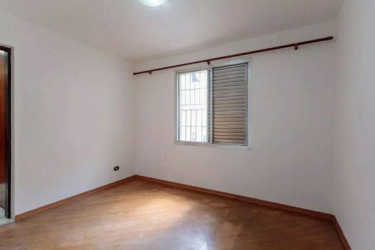 Casa à venda com 3 quartos, 211m² em Parque Jaçatuba, Santo André