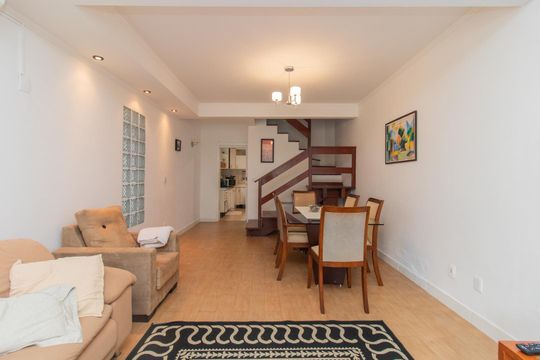 Sala de casa à venda com 2 quartos, 183m² em Hípica, Porto Alegre