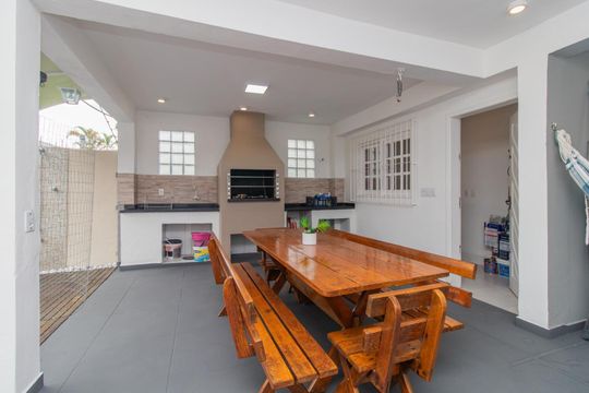 Quintal de casa à venda com 2 quartos, 183m² em Hípica, Porto Alegre
