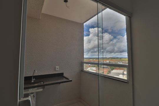 Sacada de apartamento para alugar com 2 quartos, 53m² em Novo Mundo, Uberlândia
