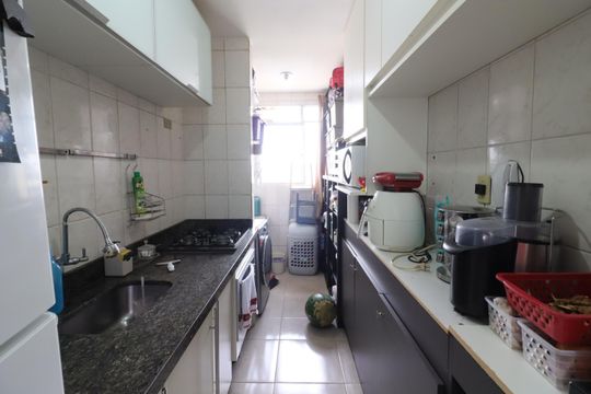 Cozinha de apartamento à venda com 2 quartos, 52m² em Santa Maria, Osasco