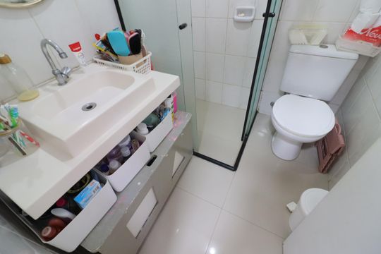 Banheiro de apartamento à venda com 2 quartos, 52m² em Santa Maria, Osasco