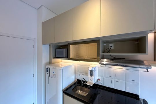 Cozinha de kitnet/studio para alugar com 0 quarto, 22m² em Jardim das Acacias, São Paulo