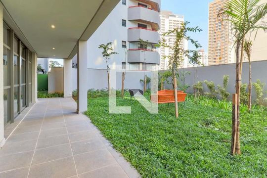 Área comum de kitnet/studio para alugar com 0 quarto, 22m² em Jardim das Acacias, São Paulo
