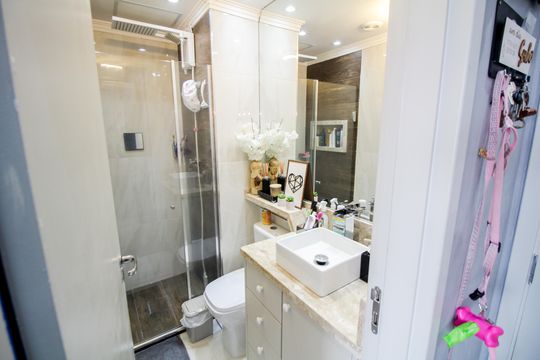 Banheiro  de apartamento à venda com 2 quartos, 38m² em Vila Invernada, São Paulo