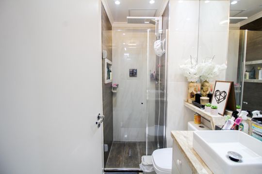 Banheiro  de apartamento à venda com 2 quartos, 38m² em Vila Invernada, São Paulo