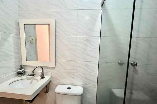 Banheiro da Suíte de apartamento para alugar com 3 quartos, 170m² em Copacabana, Rio de Janeiro
