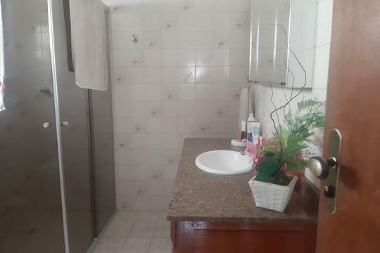 Casa à venda com 4 quartos, 300m² em Cidade Líder, São Paulo