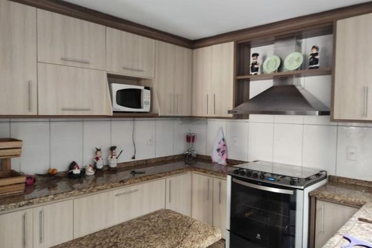 Casa à venda com 3 quartos, 152m² em Vila Bertioga, São Paulo