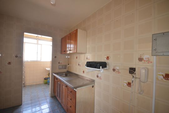 Cozinha de apartamento para alugar com 2 quartos, 58m² em Cascadura, Rio de Janeiro