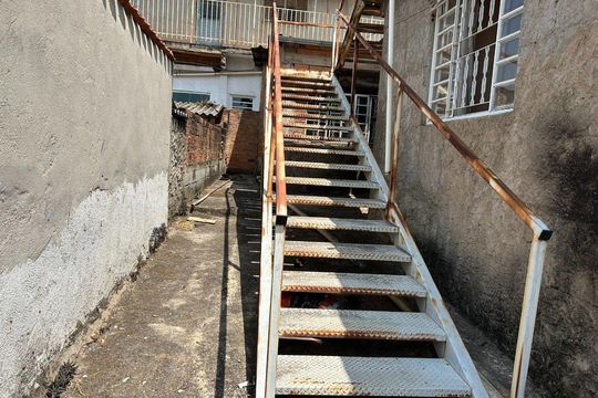 Casa à venda com 4 quartos, 200m² em Industrial, Contagem