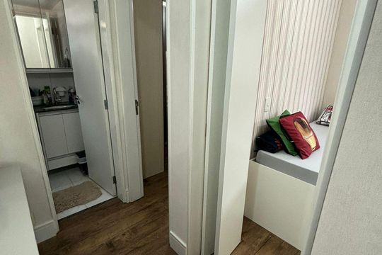 Corredor de apartamento à venda com 2 quartos, 50m² em Vila Mira, São Paulo