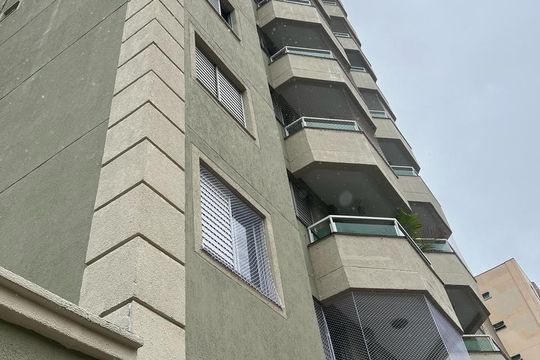 Fachada de apartamento à venda com 2 quartos, 50m² em Vila Mira, São Paulo