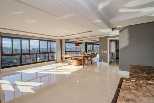 Apartamento à venda com 3 quartos, 204m² em Auxiliadora, Porto Alegre