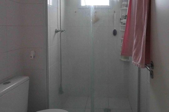 Banheiro de apartamento à venda com 2 quartos, 47m² em Quinta da Paineira, São Paulo