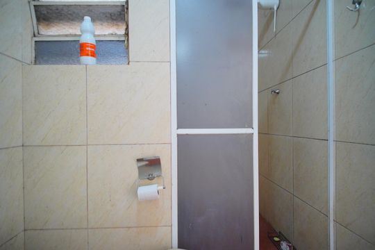 Banheiro Corredor de apartamento para alugar com 2 quartos, 69m² em São Sebastião, Porto Alegre