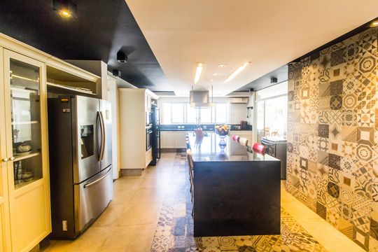 Cozinha de casa à venda com 4 quartos, 1100m² em Alphaville, Santana de Parnaíba