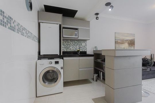 Cozinha de kitnet/studio à venda com 1 quarto, 35m² em Jardins, São Paulo