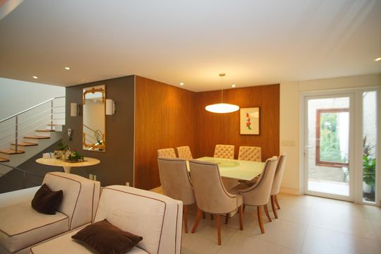 Sala 1 de casa para alugar com 3 quartos, 420m² em São João, Porto Alegre